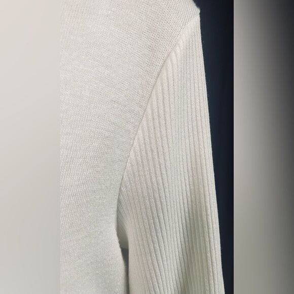 Vince Camuto cream long sleeve light weight sweater - Picture 3 of 5